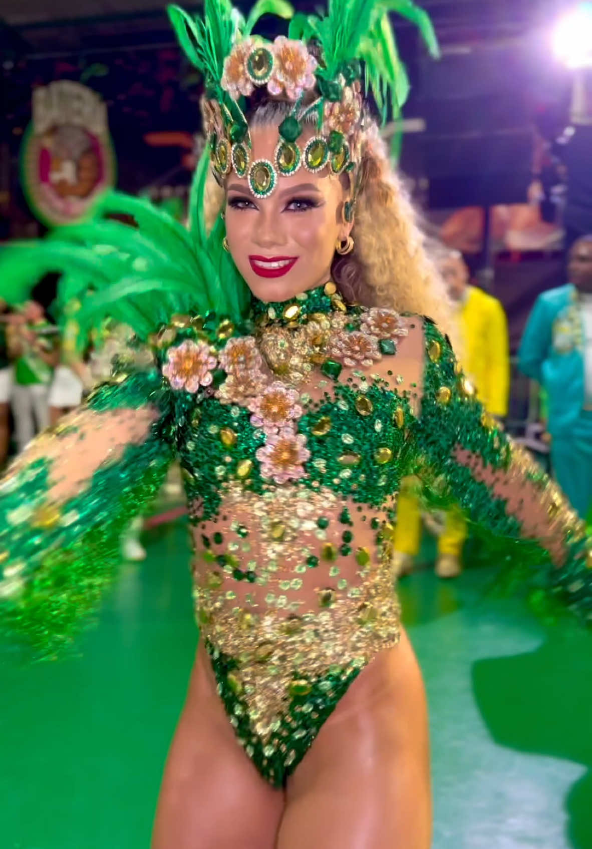 Janaina Paiva Rainha da bateria de Mocidade Amazonense no lançamento do samba enredo 2025 Carnaval de Santos