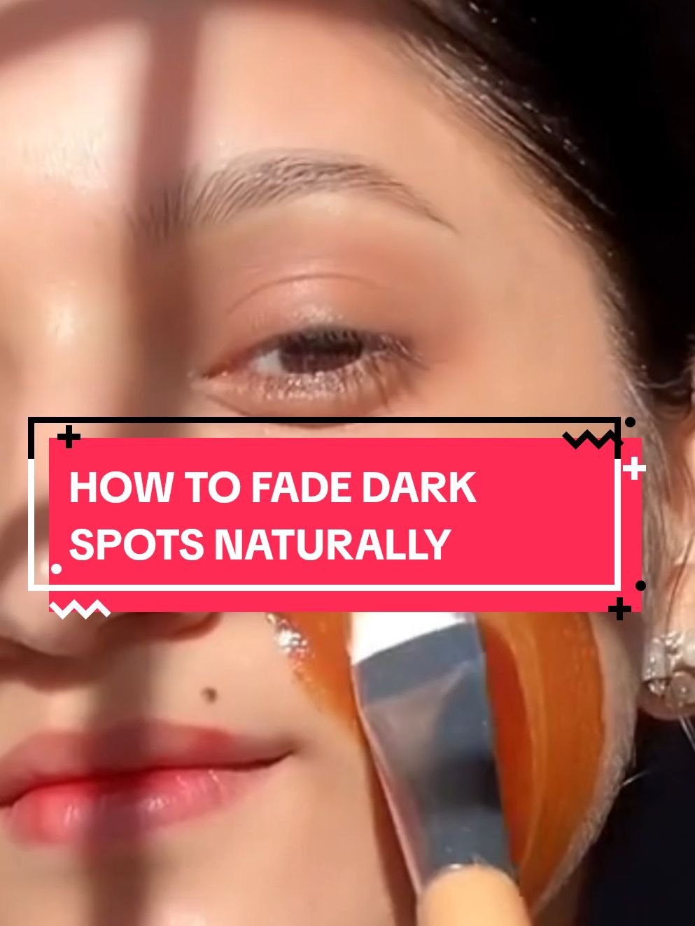 How to clear dark spots naturally. how to clear dark spots with coffee, Alovera, lemon and olive oil. #skincare #darkspots #hyperpigmentation #howtofadedarkspots #naturalrecipes #naturalremedy 