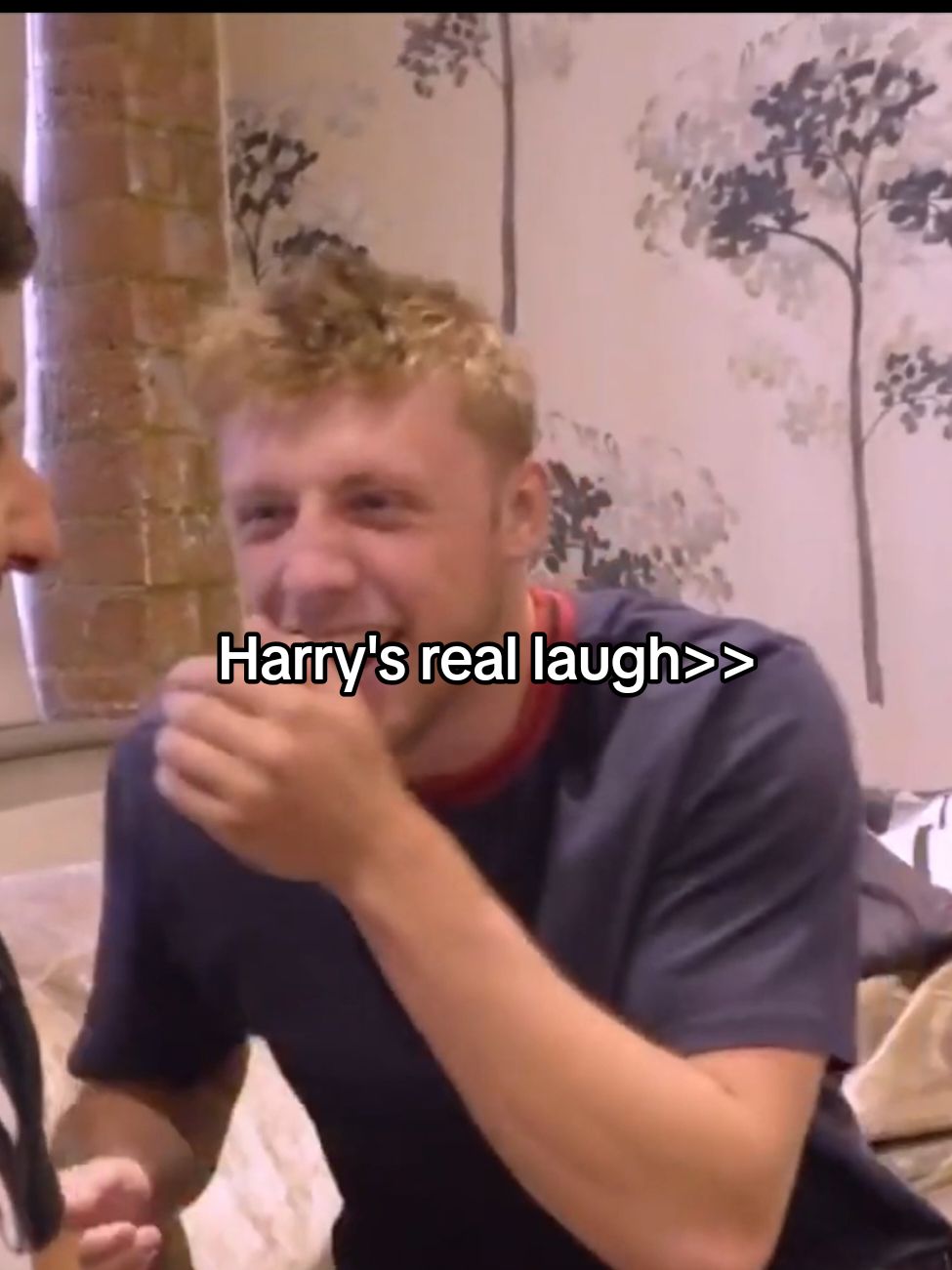 So rare to hear Harry's real laugh 😂 #w2s #harrylewis #laugh #funnylaugh #sidemen #behzinga #miniminter #vikkstar123 #xyzabc 