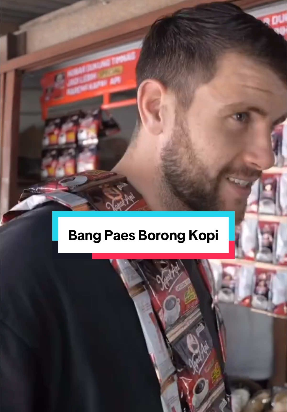 Ada aja Gebrakannya🤣 Bang Paes minum kopi Kapal Api diwarung, coba tambahin singkong rebusnya sama gorengannya Bang🤣#timnasindonesia #timnas #marteenpaes #paesminumkopi #iklanpaes #indonesiangoalkeeper 