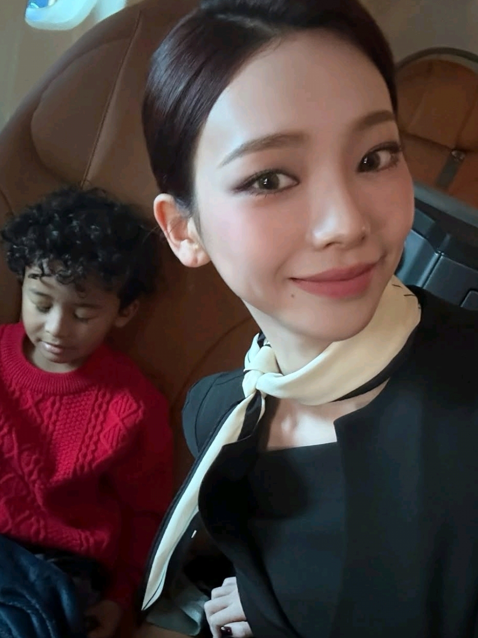 gorgeous #aespa #karina being #flightattendant (⁠~⁠￣⁠³⁠￣⁠)⁠~