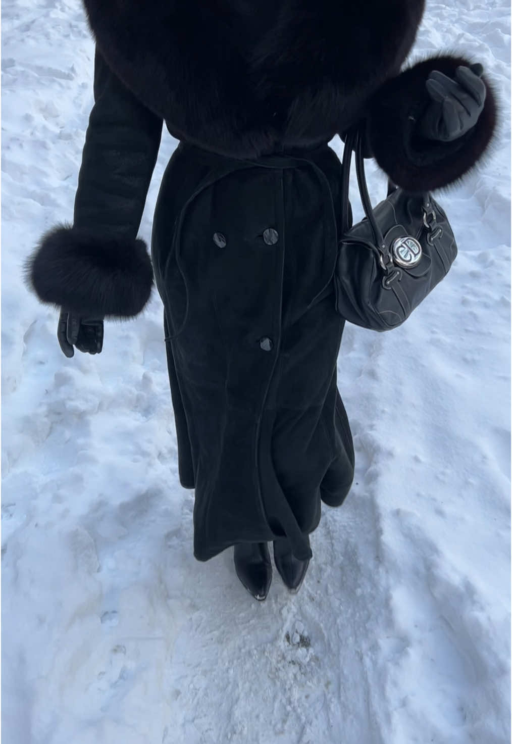 Врываюсь в зиму на винтажном 💅🏼 #rec #viral #fur #furcoat #fyp #f #on #vintage #slavicwinter 