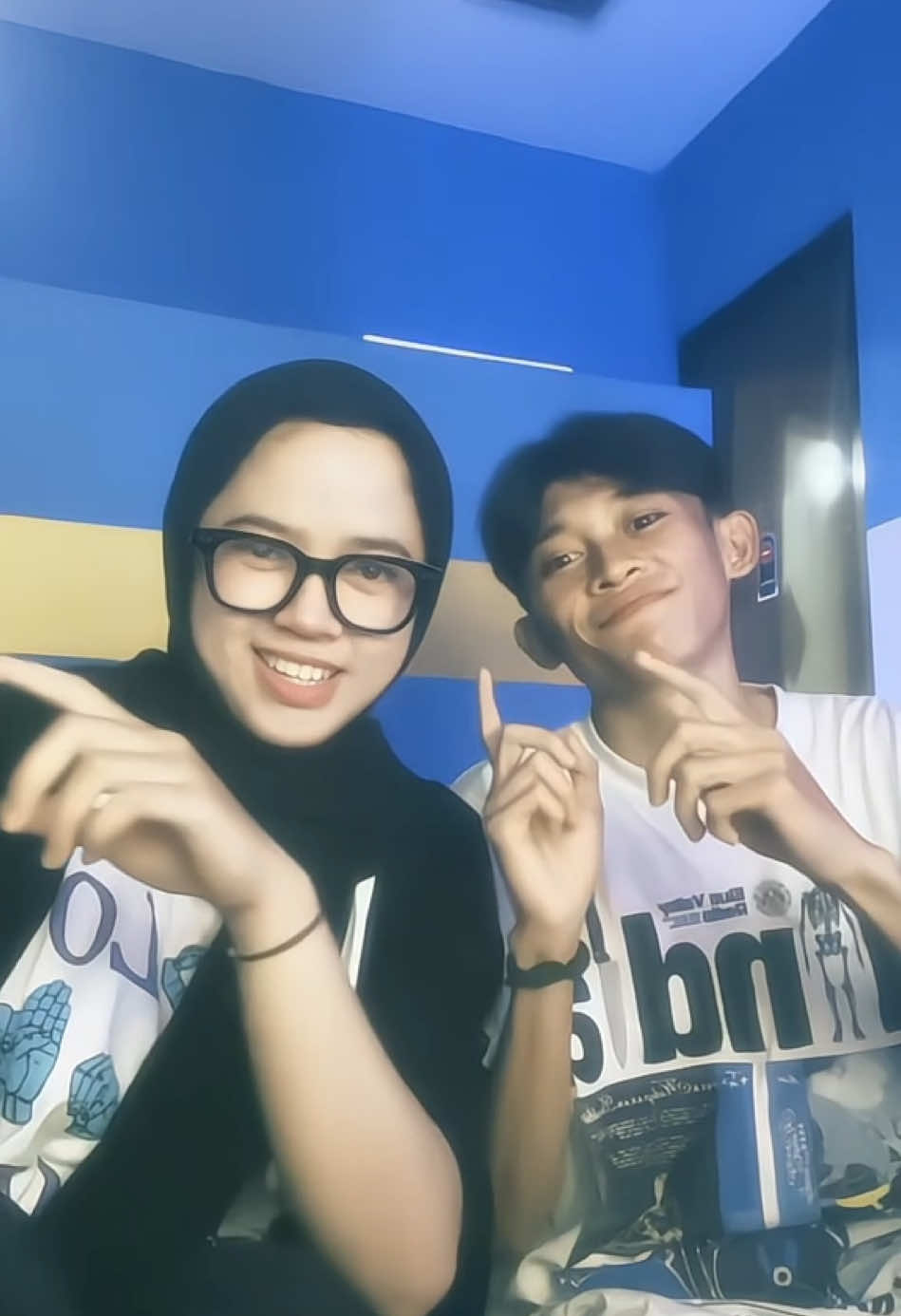 LOMBA SIHIR X HINDIA 🤜🏼🤝🏼🤛🏼 #lombasihir #hindia #ribuanmemori #trendingtiktok #pesertalombasihir #teamhindia @Lomba Sihir @Hindia 