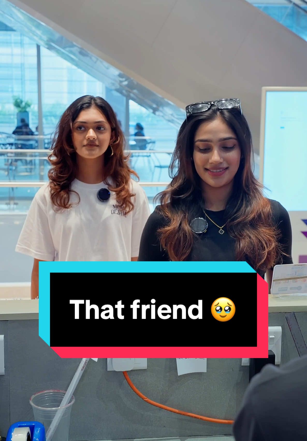 When you’ve got that one friend who’s always looking out for you — no need to ask twice 🧋 #thelayoversl #bubbletea #tiktoksrilanka #funny #friends #thelayoverduo 