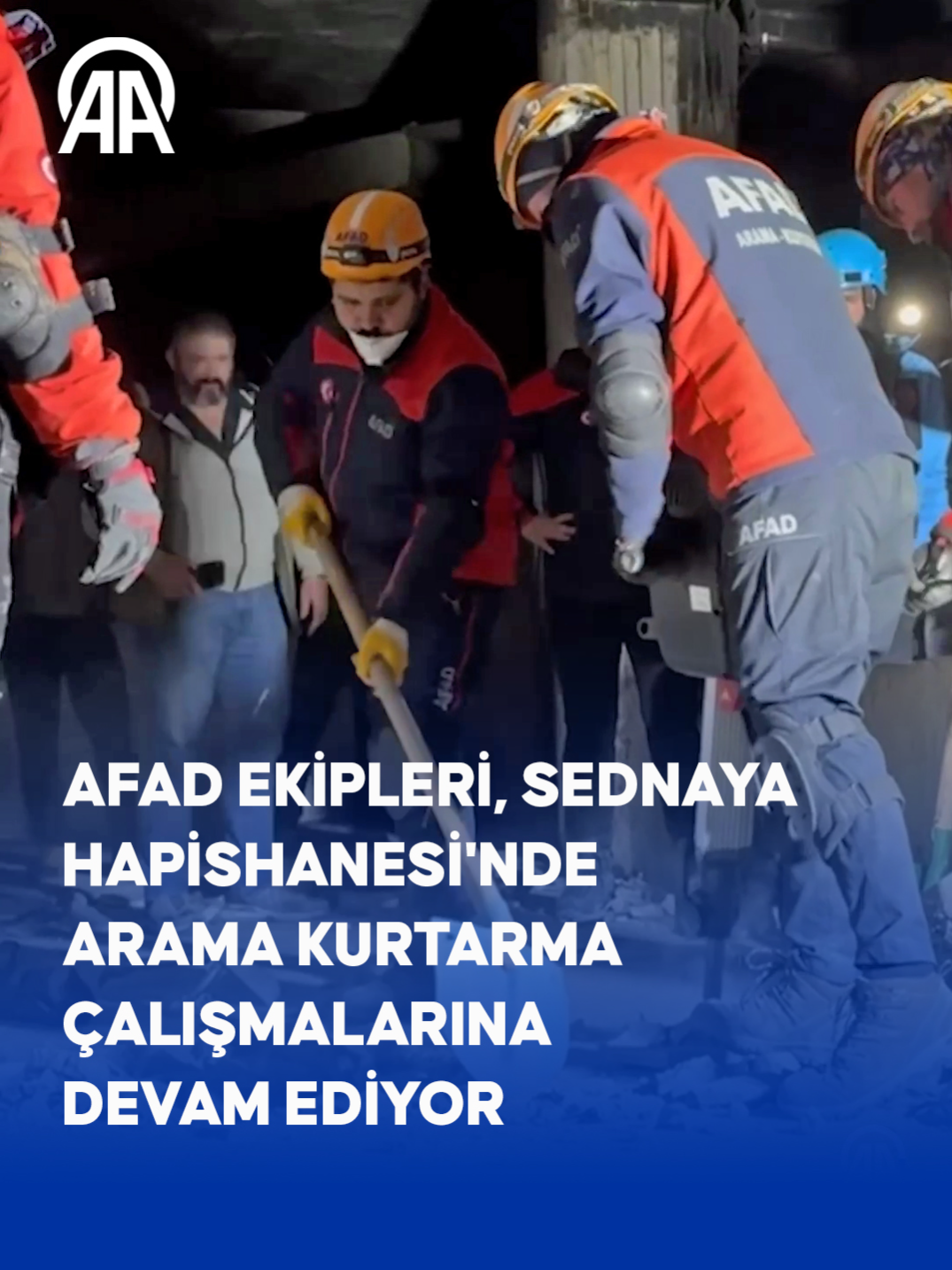 AFAD ekipleri, Sednaya Hapishanesi'nde arama kurtarma çalışmalarına devam ediyor Afet ve Acil Durum Yönetimi Başkanlığı (AFAD) ekipleri, devrik lider Beşşar Esed'in işkence merkezi Sednaya Hapishanesi'nde mahsur kaldığı düşünülen kişiler için arama tarama ve kurtarma faaliyetlerine devam ediyor. Sednaya Hapishanesi'nde mahsur kaldığı düşünülen kişiler için gönderilen AFAD ekipleri, bölgeye intikal ederek çalışmalarını sürdürüyor. #anadoluajansi #anadolu