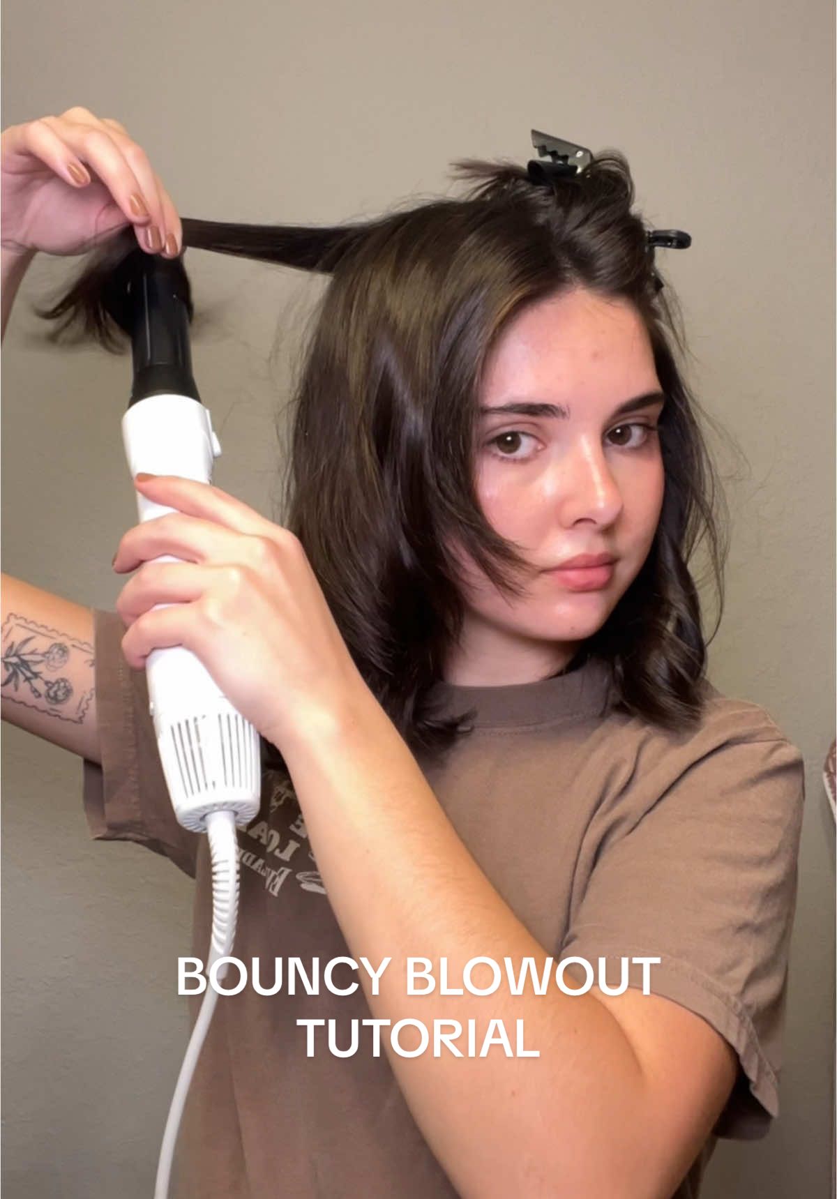 Can we talk about the volume for a sec 💅🏼 (Using the @BondiBoost airstyler) Products:  @Redken one united multi-benefit leave in  @Nexxus Hair Care comb thru flexible hold hairspray  #hairtok #blowout #mediumlengthhair #taylorswift #swifttok #callitwhatyouwant #airwrap #airstyler #howtodoablowout #volume #bouncyblowout 