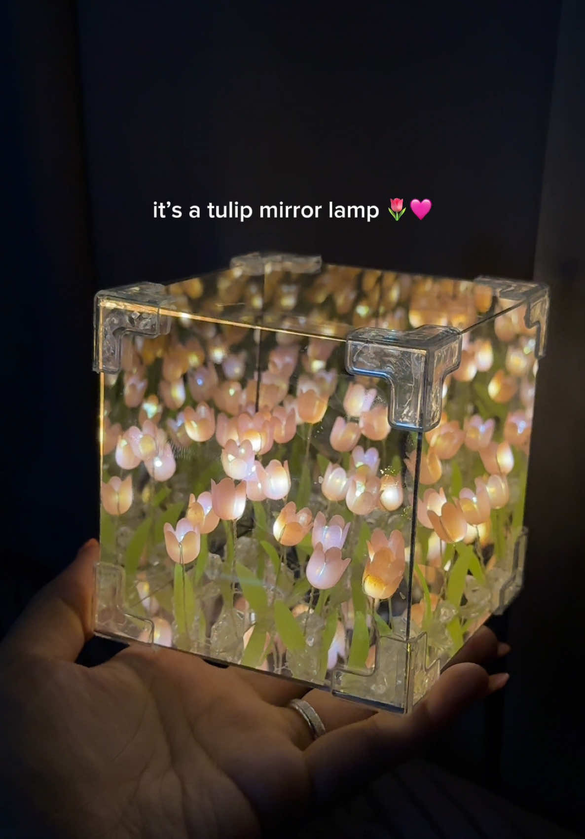 i loveeee ….  #mirrorlamp #tulipmirrorlamp #tulips #giftideas #giftforher #perfectgifts #forher #fyp #tiktokfinds 