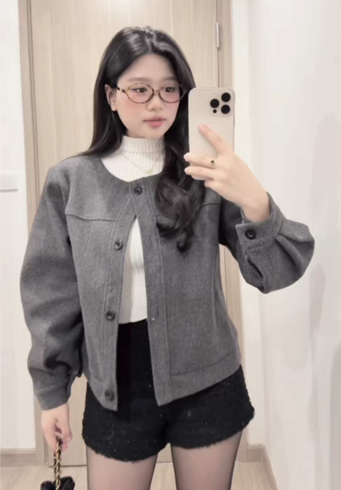 Nó xinh nó sang nó cuteeee 🥴 #xuhuongtiktok #h2oclothing #outfitchecks #stdesign #aodanu #aokhoacnu 