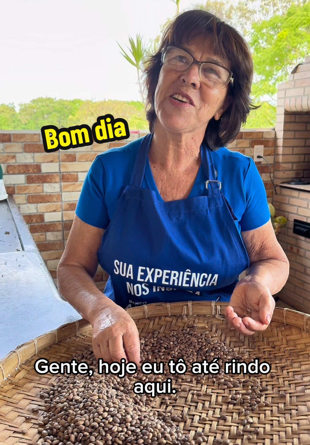 A vida na roça é uma benção! Antes, a vida rural era bem mais difícil, mas com o tempo as coisas mudaram – agora temos até energia solar e internet! Hoje, faço tudo com mais praticidade. Até o banco, eu resolvo pelo aplicativo do Banco Mercantil sem precisar sair de casa. Não tem como ficar melhor! Temos as maravilhas da roça e a tecnologia na palma da mão. #bancomercantil #mercantil @Banco Mercantil  *parceria paga com Banco Mercantil