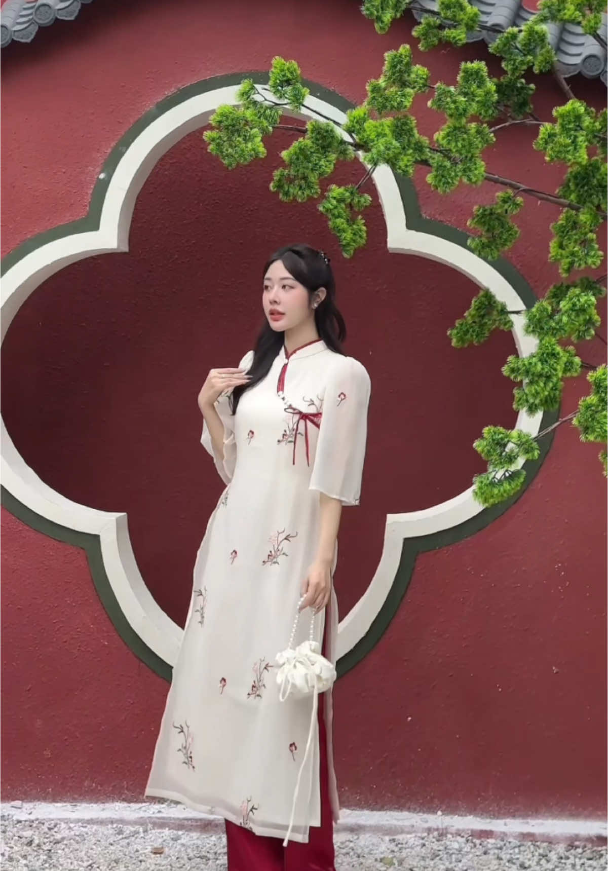 Cập bến tone màu mới siu Hot của năm nay Áo dài màu be phối đỏ trầm xinh xỉu🥰 #aodai #aodaivietnam #aodaitet #aodaicachtan #aodaido #Tết2025 