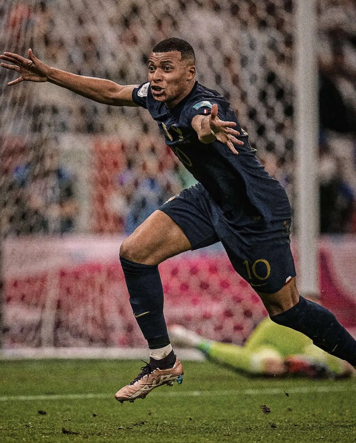 2️⃣ years to the day since he scored 𝙏𝙃𝘼𝙏 𝐮𝐧𝐟𝐨𝐫𝐠𝐞𝐭𝐭𝐚𝐛𝐥𝐞 hat-trick, @k.mbappe returns to Lusail Stadium, now wearing Real Madrid’s shirt, for the FIFA Intercontinental Cup final 👀 #footballtiktok #realmadrid #mbappe #worldcup #qatar #kylianmbappé #madridista #explore #fyp 