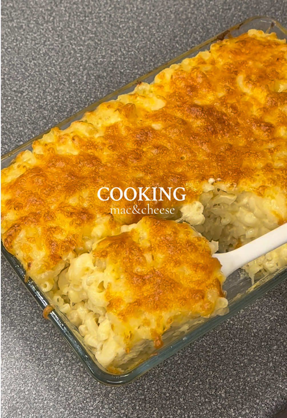 Mac&cheese 🧀🍜 Ingredients:  🍜 pasta 400 g 🍜 cheddar cheese 150 g 🍜 mozarella cheese 150 g 🍜 flour 15 g 🍜 butter 30 g 🧈 🍜 milk 500 ml  🍜 salt, pepper, some spices 🍜 cheese for the cap  In a saucepan, melt the butter and add flour. Fry for a couple of minutes until golden brown and gradually add milk, stirring constantly. Cook the sauce over low heat until it reaches a thickness of 20 percent cream, then add all the cheese. Stir and the sauce is ready. Boil the macaroni until al dente, mix with the sauce, and then transfer to a mold. Sprinkle with cheese on top and put in an oven preheated to 200 degrees and leave there for about seven minutes, so that a crust simply forms. Done, enjoy ✨ #macandcheese #macandcheeserecipe #cookingasmr #asmr #cheese #viralrecipe #EasyRecipe #lunchideas #DinnerIdeas #cheesy #FoodLover 