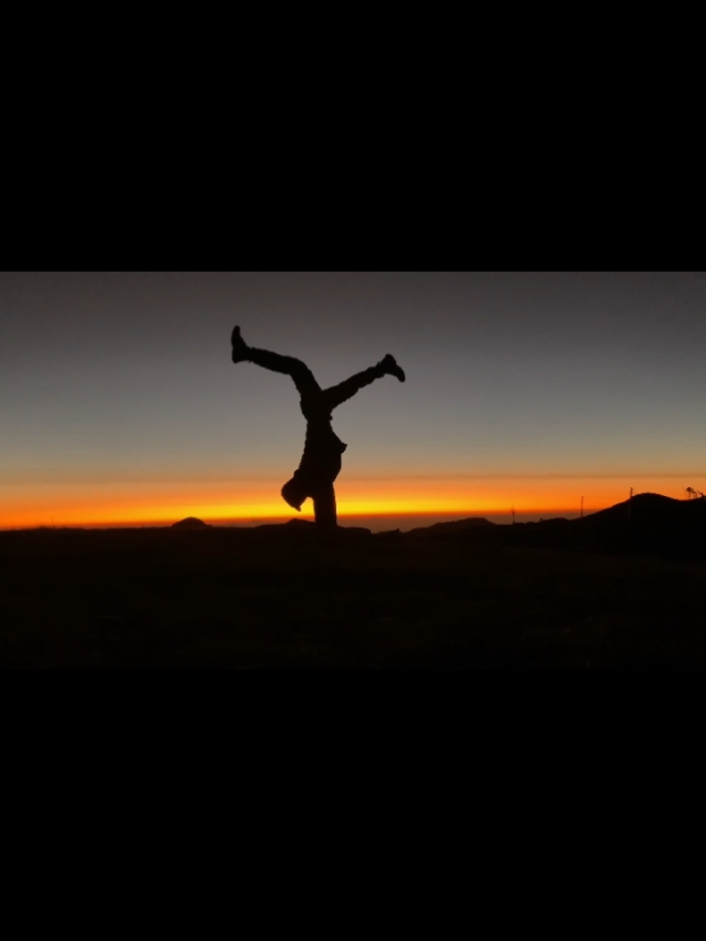 handstand at a scenic location.  #calisthenic #streetworkou #kalinchowk #foryouu 