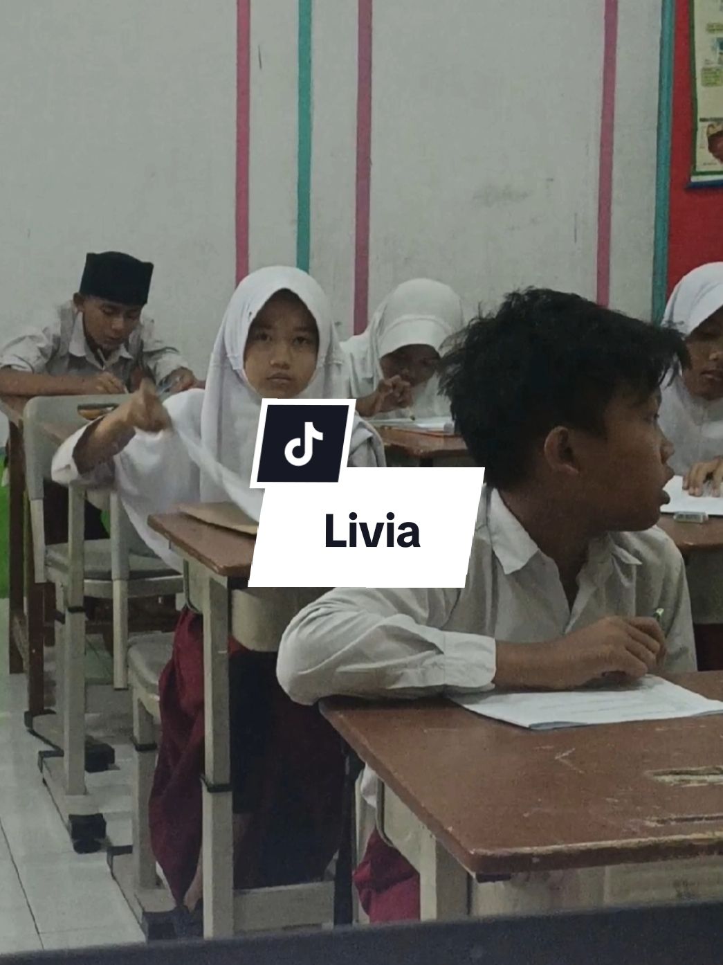 Membalas @alifliffffgf Livia cantik banget #masasekolah #viral #trend #fypシ゚ #fyp 