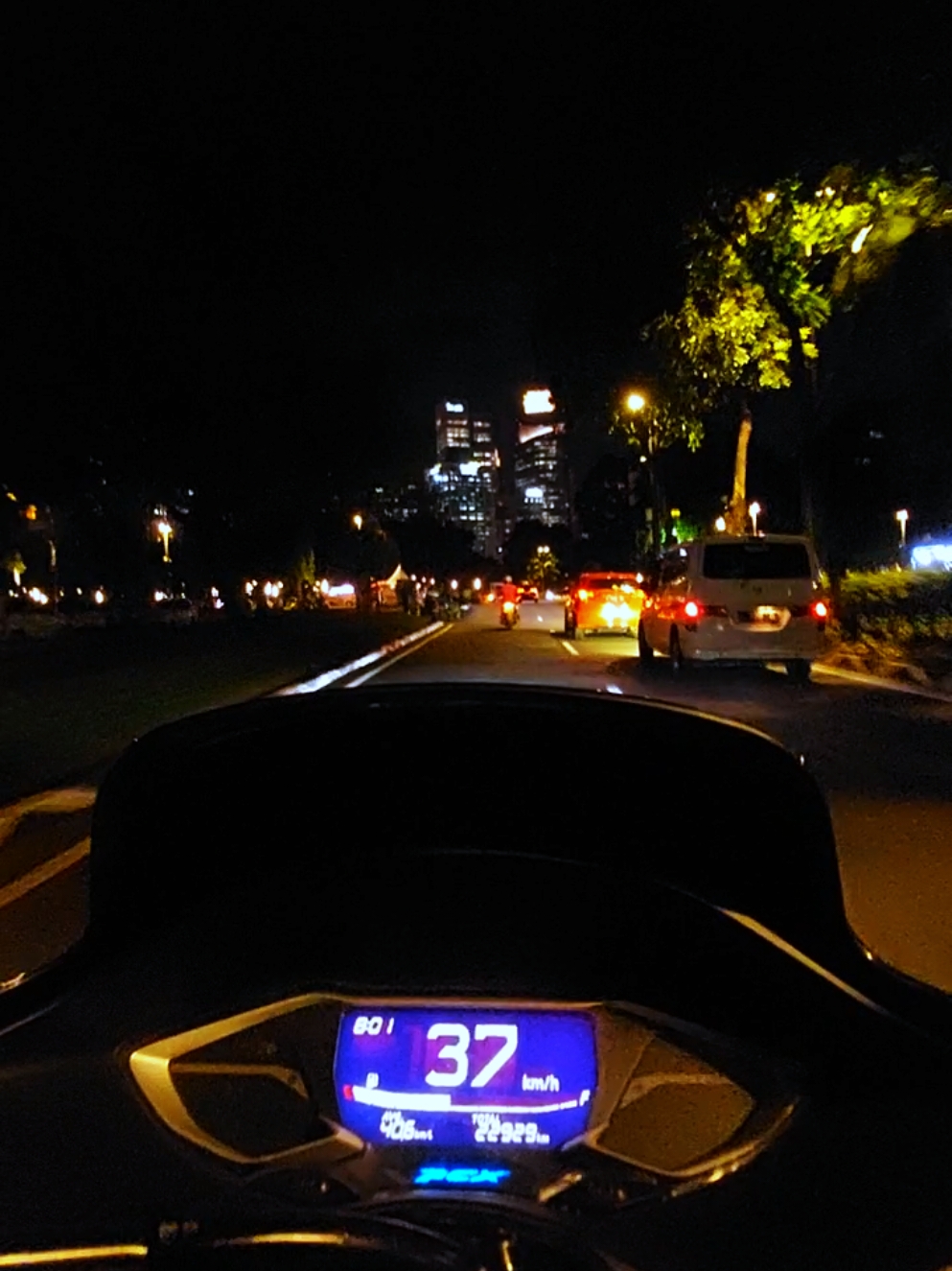 jakarta malam syahdu bolo.. #fyp  #fypシ  #citylights  #viral  #Vlog  #pcx  #pcx160indonesia  #pcx160ล้อ17แต่งสวย  #wonderfulindonesia  #jakarta 