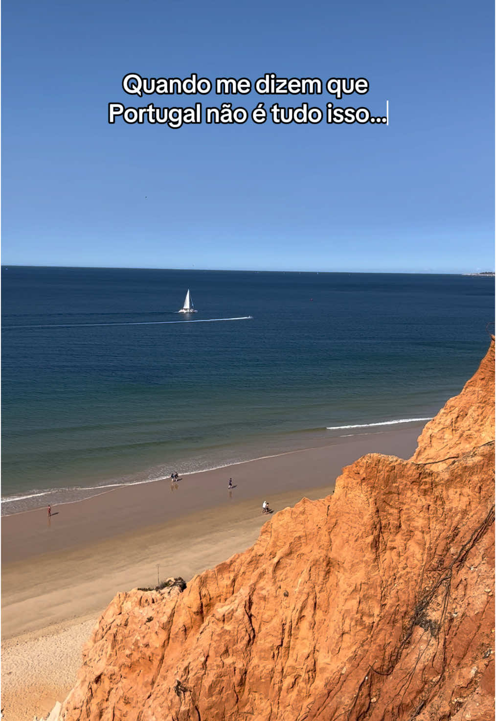 Exemplo perfeito de quando imagens valem mais do que palavras.  #portugal #portugallovers #amoportugal #i❤️portugal #algarve #alentejo #porto #lisboa #guimaraes #braga #portimao #douro #praia #beach 