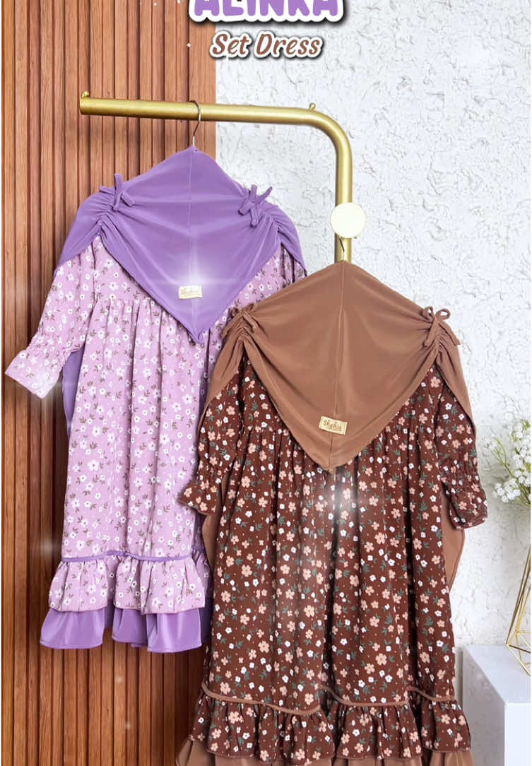 Kecintaan siapa ini ? 😍 Ga heran lagi Alinka Set Dress emang juara banget bikin sikecil lebih Cakep. Udah Set Hijab & Kali ini ada 2 Warna baru super special🤗✨ #outfitinspiration #gamiskekinian #dresses #outfitsideas #outfitinspo 