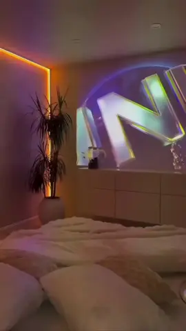 Assista filmes em tela gigante com nosso projetor 4K HD de 150 polegadas! Imagem cristalina, som imersivo e preço incrível: menos de R$260! Frete GRÁTIS! Comente 