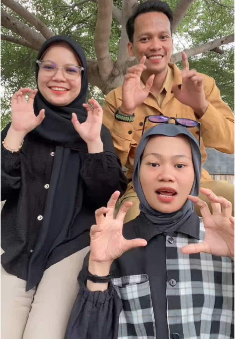 Gak punya taring, gak punya cakar, lah kok takut … #dancetiktok #danceviral #lagusule #viraltiktok #gakpunyataring #gakpunyacakar #foryoupage #masukberanda 