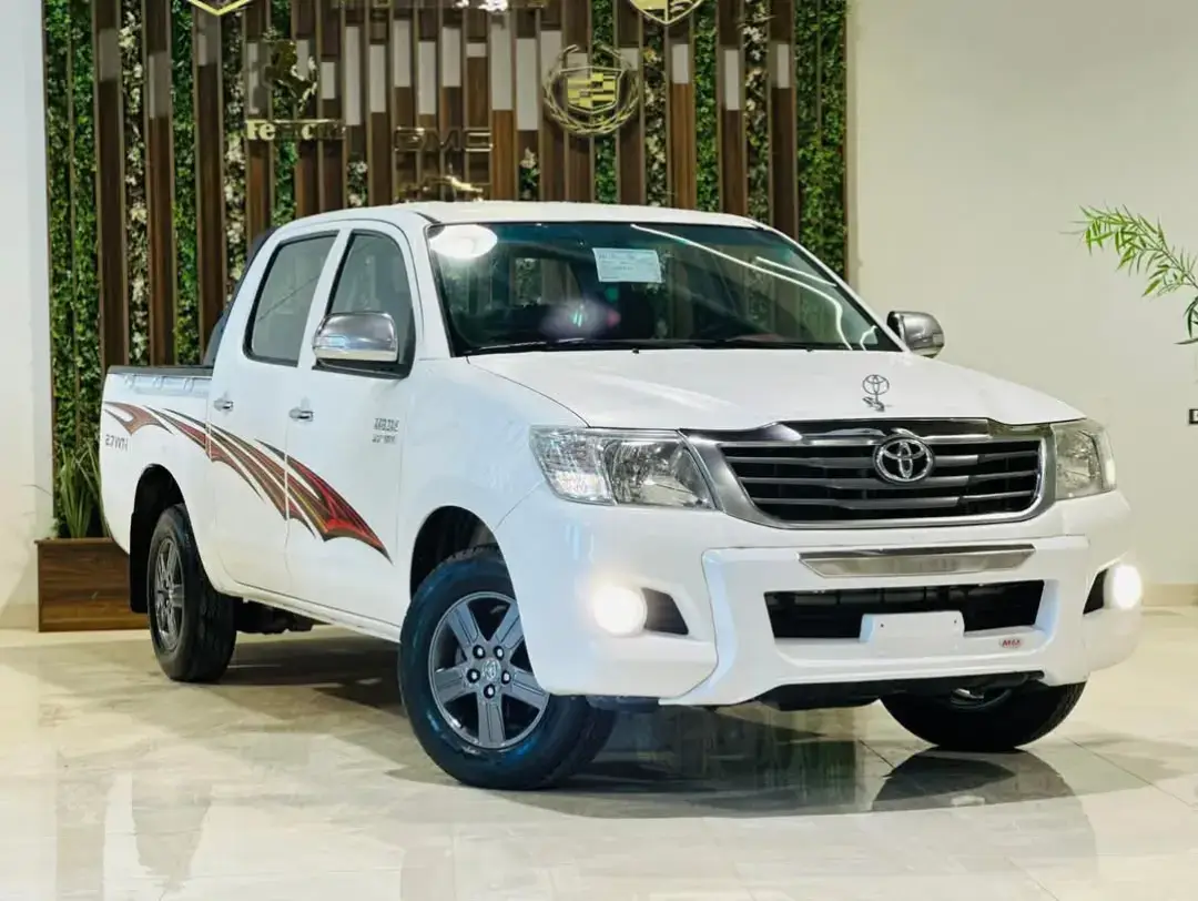 TOYOTA HILUX 2.7🇸🇦 موديل/2012/2 كامبيو عادي/  سعودية 🇸🇦 ___________ 0922306666 0924107375