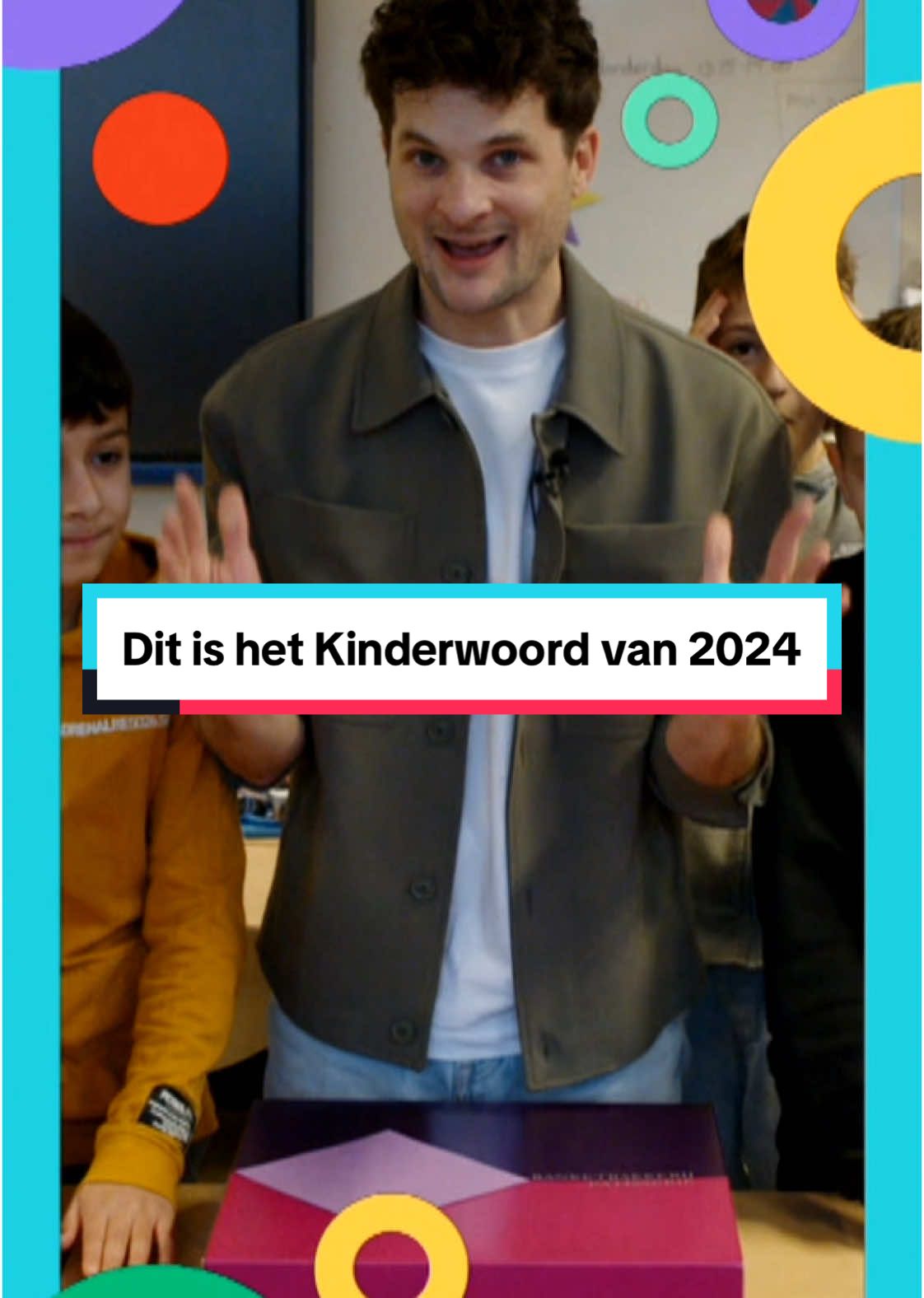 De verkiezing voor Kinderwoord van het Jaar werd voor het eerst georganiseerd. Er werd de afgelopen week meer dan 100.000 keer gestemd. Waarvan duizenden keren op bruh. 😎 #bruh #bro #jeugdjournaal