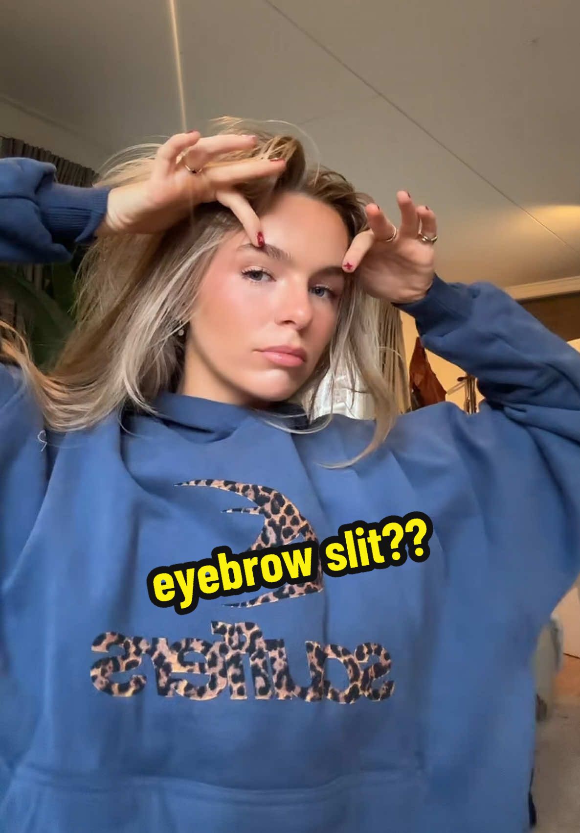 gwn doen toch? trui is trouwens van @SCUFFERS want weet nu al dat jullie dat willen weten!! echt een parel🥹 #eyebrow #eyebrowslit #wenkbrouwen #scuffers