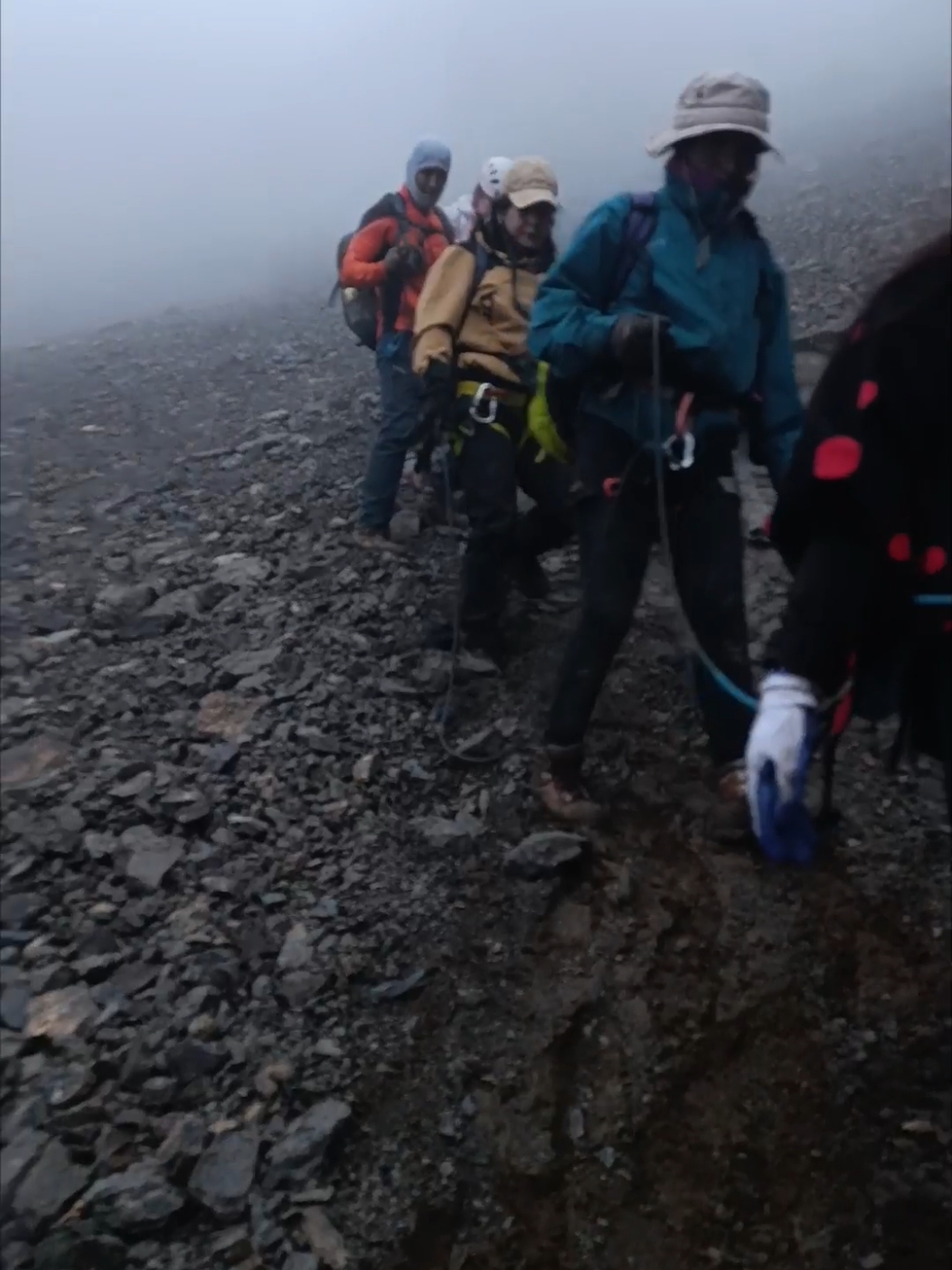 descenso de la Cumbre Jatun Q'asa 😵 . . #jatunqasa #bolivia #cochabamba #treking 