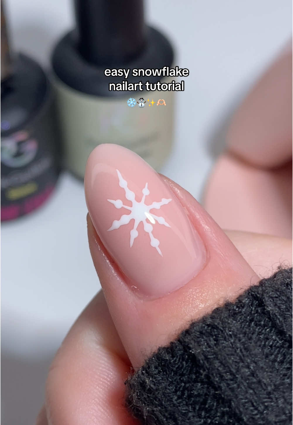 easy christmasnails met dit superschattige sneeuwvlokje! ❄️⛄️ code AMBERCOSMICA voor 10% korting bij @Pink Gellac  #winternails #snowflakenails #christmas #kerst #r3bm4 #kerstnagels #christmasnails #christmasnailart #kerstmuts #pinkgellacnails #nails #pinkgellacadventskalender #nail #nailart #nailtutorial #nailinspo #DIY #nailsathome #biab #biabnails #naturalnails #nailtech #beginnernailtech #nailtok #nailsartvideos #naildesigns #diynails #viralnails #nagelsdoen #trendynails #nagelstudio #nageldesign #gel #gellak #korting #biabjourney #BeautyTok #inspiratie #nagels #biabtutorial #nailtiktok #pinkgellackortingscode #pinkgellackleuren #bestpinkgellaccolors #pinkgellac 