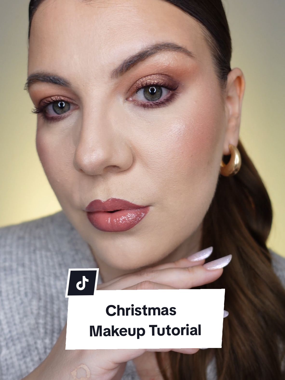 Christmas Makeup Tutorial ✨️  găsiți toate produsele folosite pe instagram annamariaioncea 🩷 #makeup #makeuptutorials #christmasmakeup #christmasmakeuplook #fyp