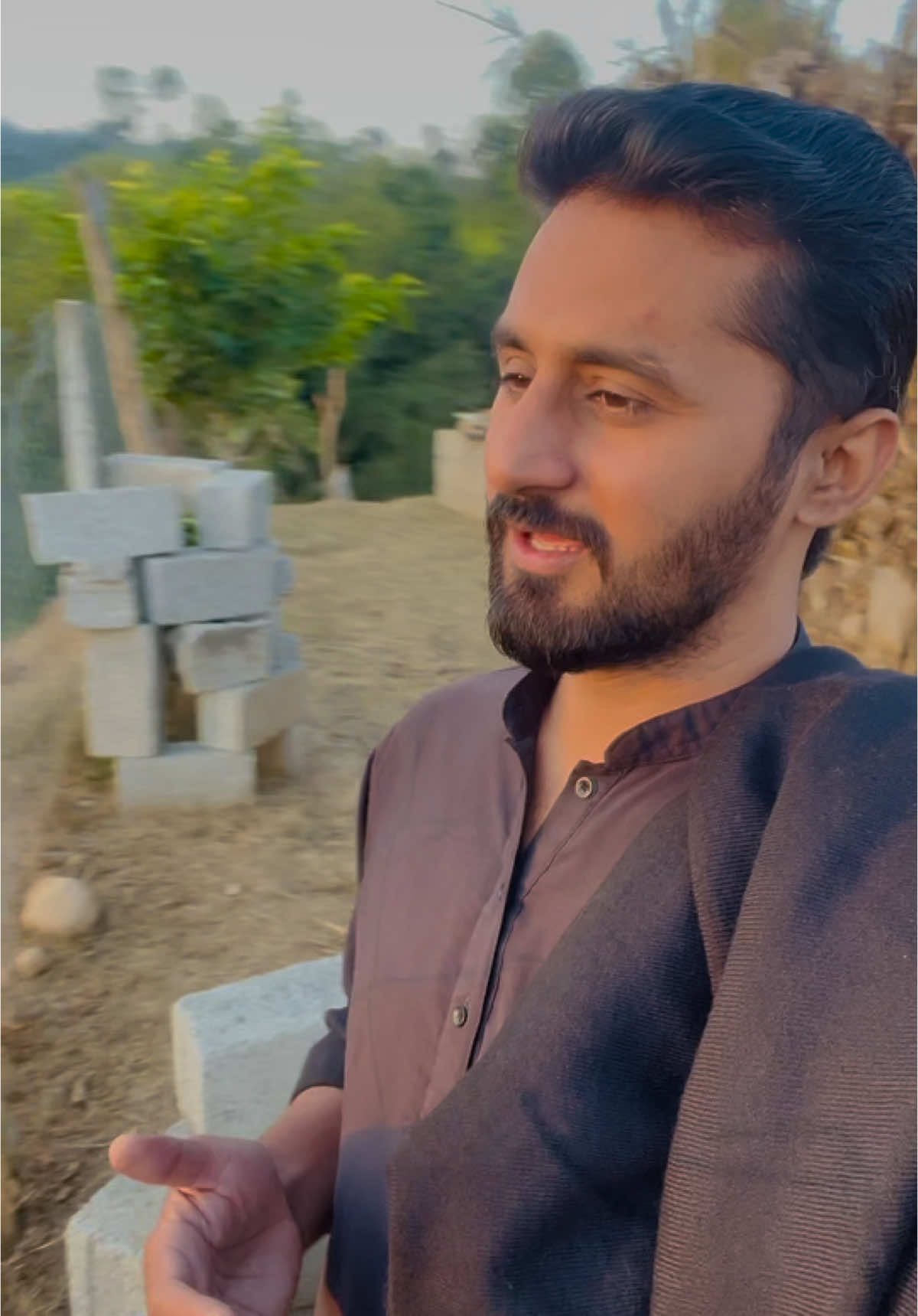 Udas Ankhen 👀🥲 #feelingsad💔  with Chali Awam & 69 Others 🥀 #sadpoetrystatus #sadpoetry #sad #villagelifestyle #pothwar #imhamzaali #pktiktokofficial #winter 