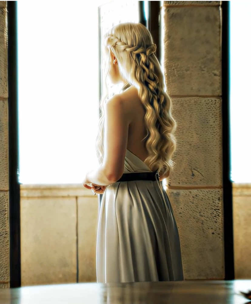 Don’t we?  [ #daenerystargaryen #emiliaclarke #gameofthrones #houseofthedragon #airossz #explorepage #foryoupage #fyp ]