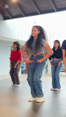 Funny dance cover.(අරවින්ද යාය)😂😉#dance#cover#newtrend #srilankan_tik_tok🇱🇰 #virelvedio_tiktok✨🔥 #fypシ゚ #Love #freedom @Teev Dance School. 