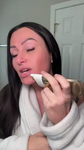 @YCZ-YU #tiktokshopholidayhaul #tiktokshopcreatorpicks #giftguide #neckcream #skincare #antiaging #snatchedjawline #firmingcream #beauty #skincareover40  