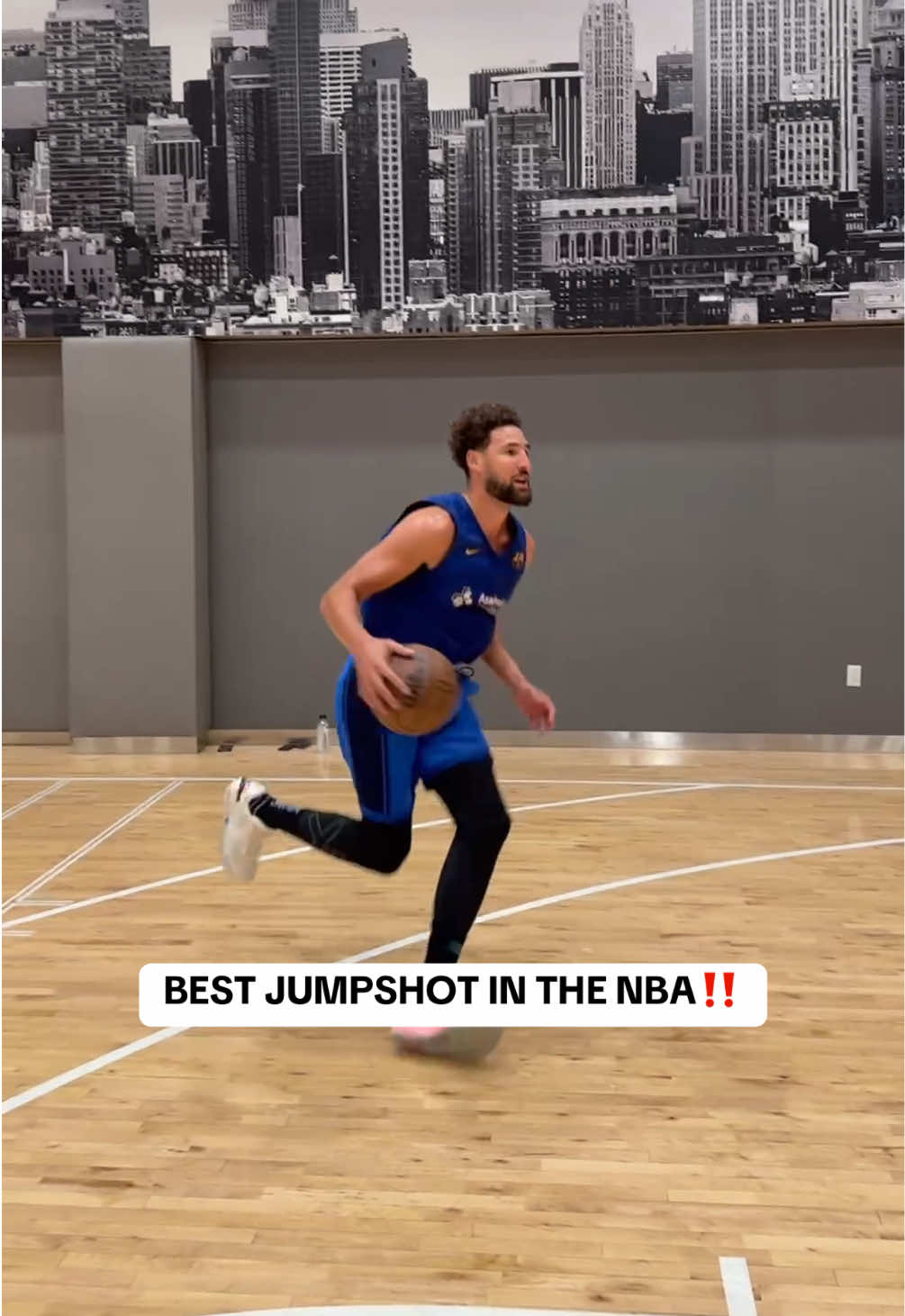 Klay has picture perfect form! #klaythompson #chrisbrickley #NBA #dallasmavericks #jumpshot #splashbro #hoops #ballislife #3ptcontest #3ptshooting #jumper #basketball #workout #highlights 