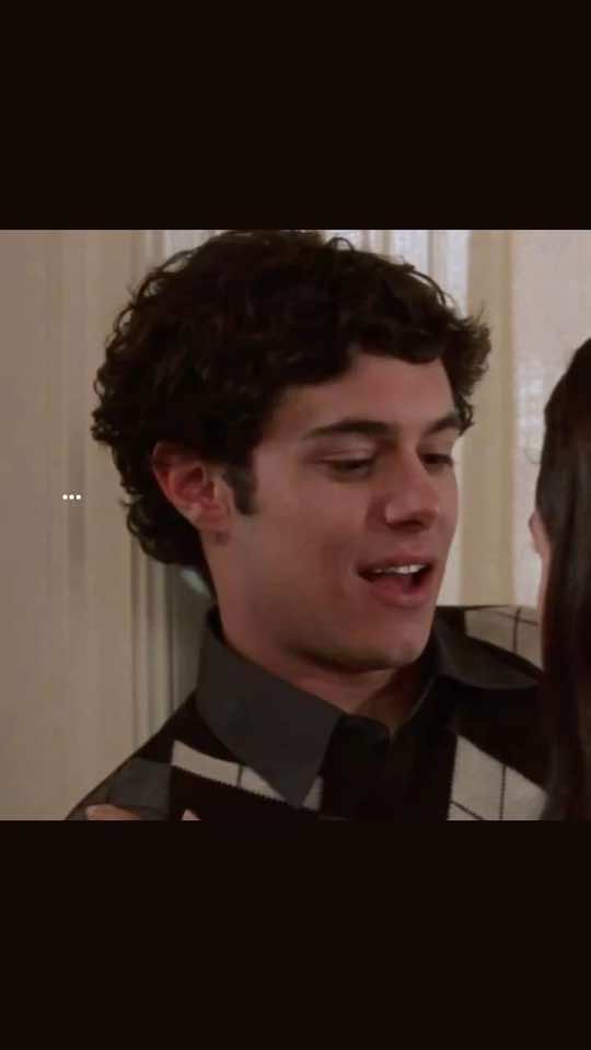 I love hot nerds                                         #sethcohen #theoc #2000s #tvshows #teen #nerds #adambrody 