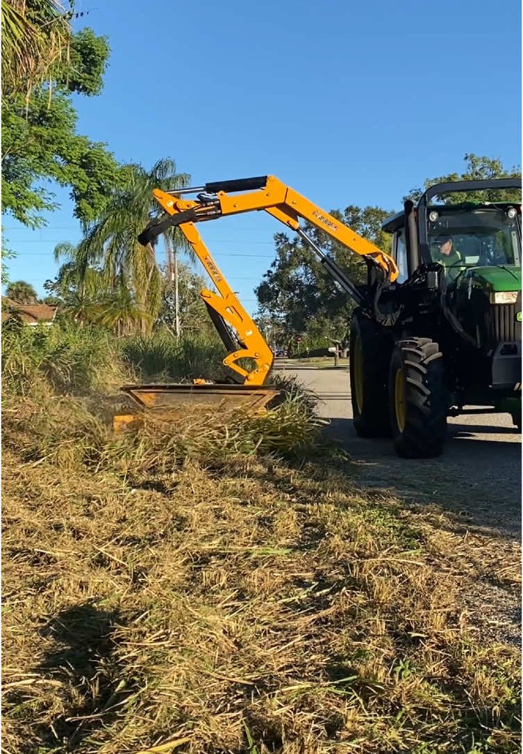 #throwback #alamo #demo #tractor #johndeere #mowing #CleanTok #tractorlovers #heavyequipment #mower #grass #tall #blue #sky #fyp #asmr #beforeandafter 