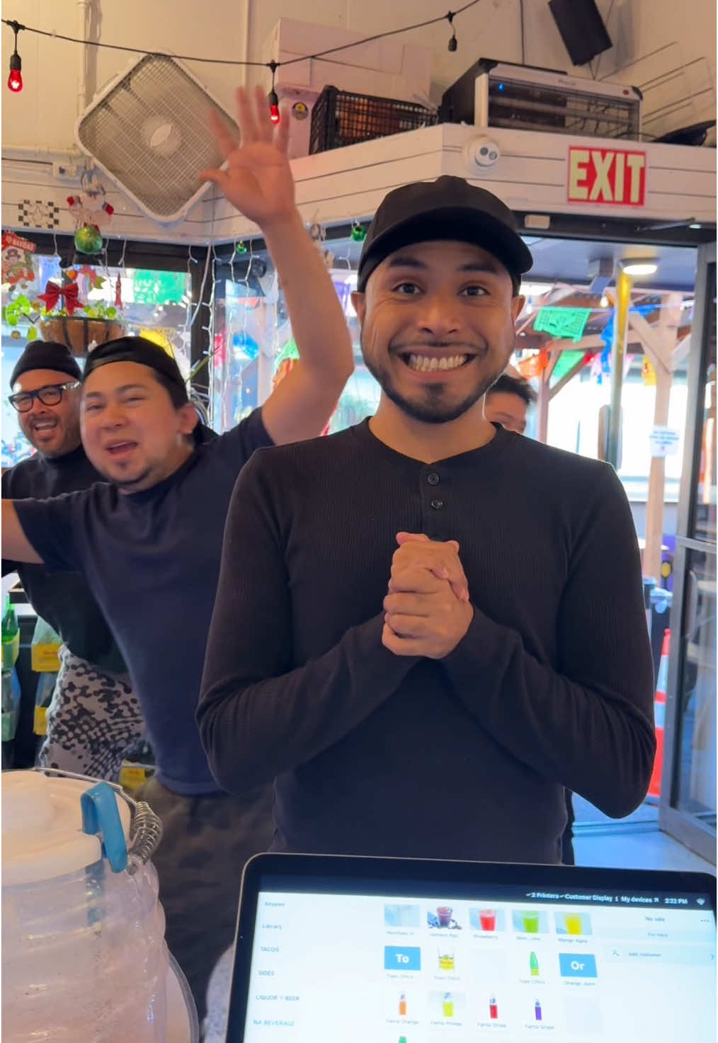 Cuando te enojas en el trabajo y no quieres atender 😅 #lospuñales #queertacos #pdxfoodie #pdx #tacos #portlanddrinks #portlandeats #pdxfood  brunch in portland • tacos in portland • where to eat and drink in portland • places to eat in portland • mexican food in portland • best brunch spots in pdx • dog friendly restaurants in pdx • autumn activities in portland