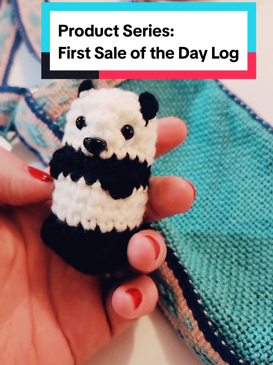 sometimes it takes a storm ⛈️to bring people in, but I was so happy to be both a sanctuary and a fun shopping spot for all the groups who stopped in. 🐼👜🍺 #minipanda #crochetedanimals #handwovenbag #bottlepouch #localcraftbeer #vermontbeer #firstsaleoftheday 