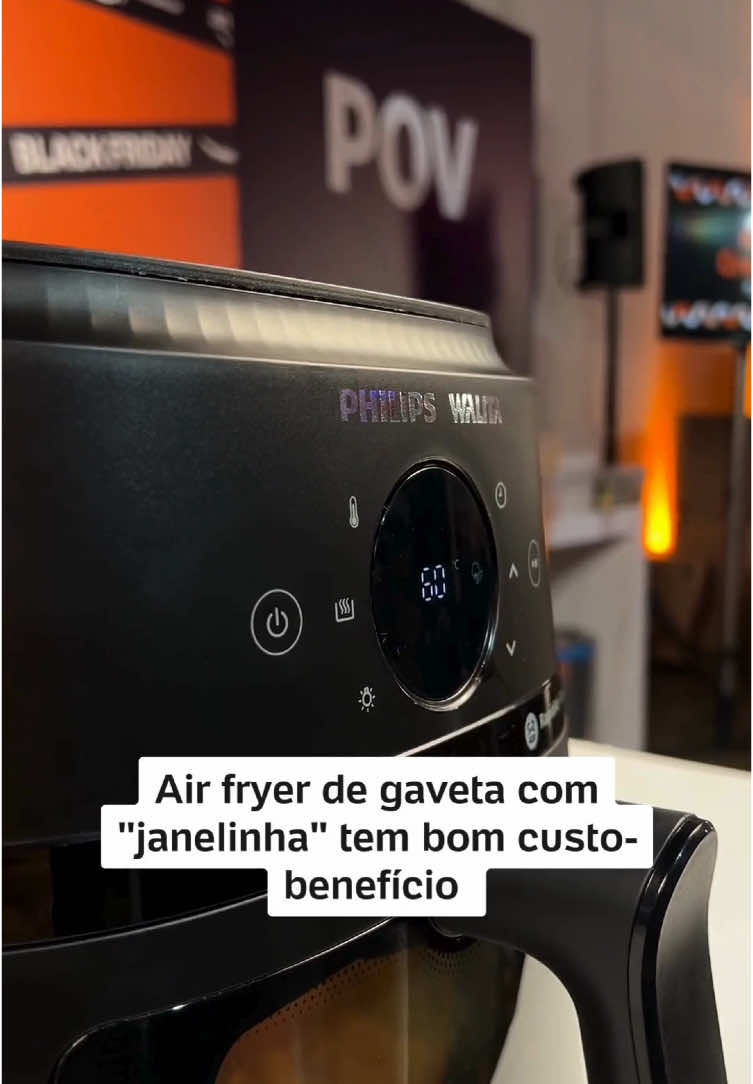 🍲 O Guia de Compras UOL testou a nova air fryer Série 2000XL da Philips Walita, que vem com janela transparente e display digital.  Curtiu? Link na bio @Guia de Compras UOL  #guiadecompras #airfryer #tiktokmefezassistir #tiktokmefezcomprar #philips 