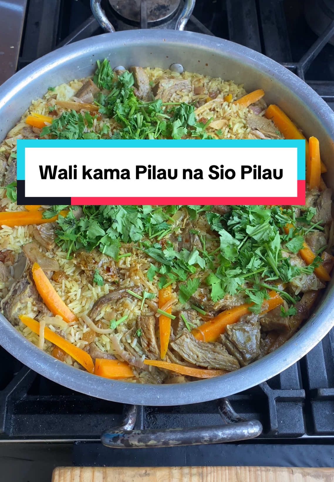 Pishi la Wali na Nyama. Ila jina naomba utabuni mwenyewe. Ukipatia kupika call it any name.  #chefkile #pilau #food #mencook 