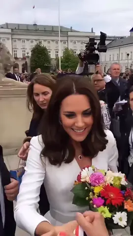 ❤️❤️ #theroyalfamily #thecambridges #thequeen 