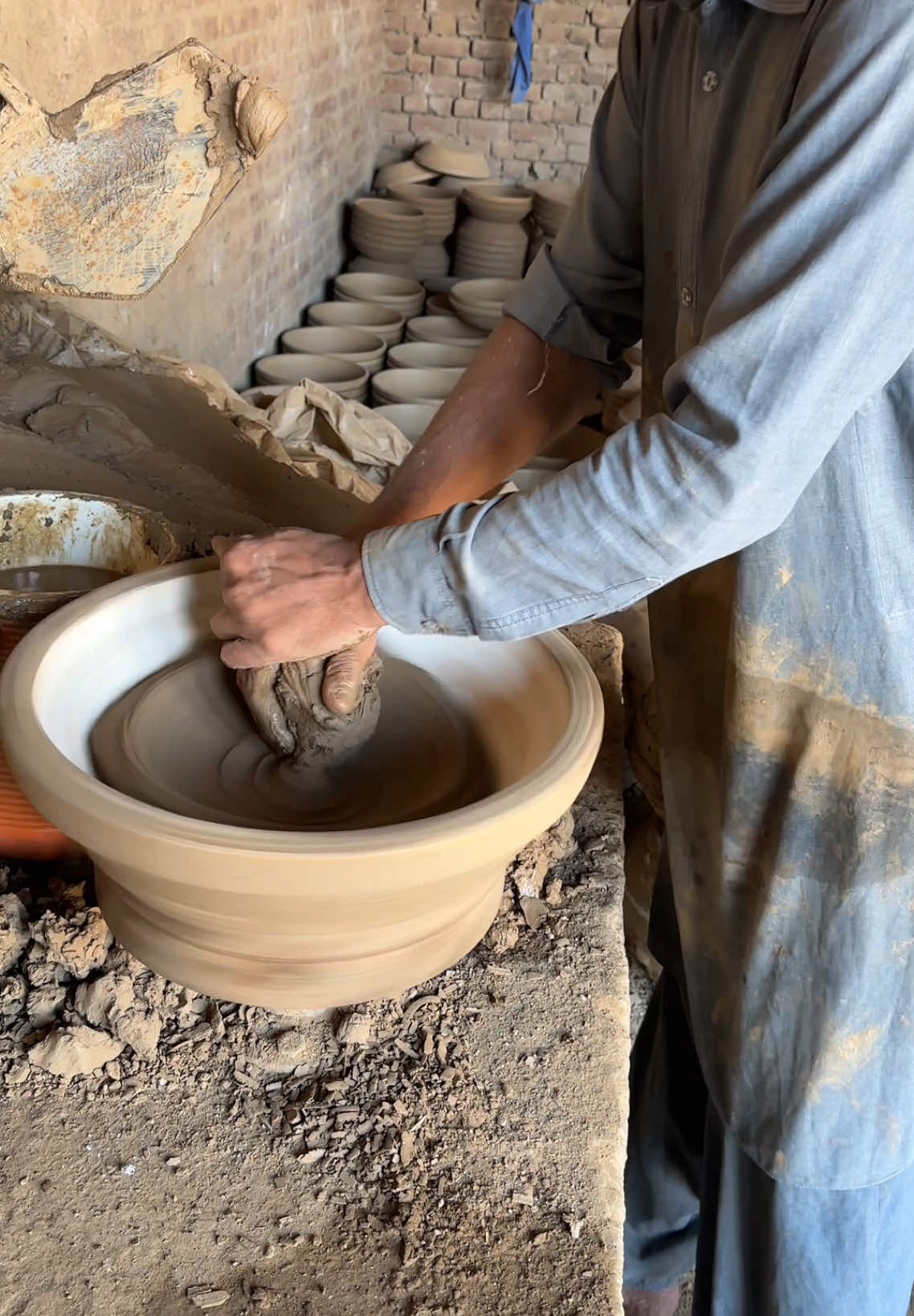 How to Make Mud Pot in Asia  #shorts #tiktok #clay #pots #foryou #amazing #usa_tiktok #usa🇺🇸 