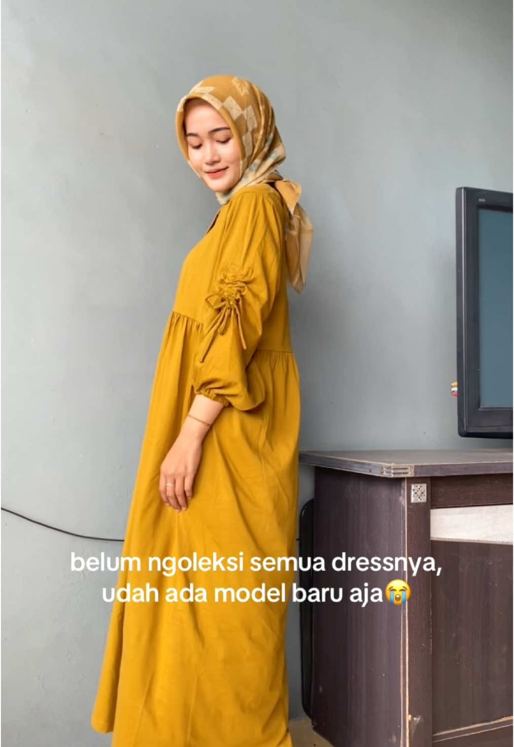 dress kaos model lengan serut yang bikin makin cantik🥰 bahan kaos dijamin adem anti panas🥰 busui aman yaaah bun ada zipper depaan, non busui juga bisaa✨  #dresskaos #dressmurah #dressoftheday #ootdcewek