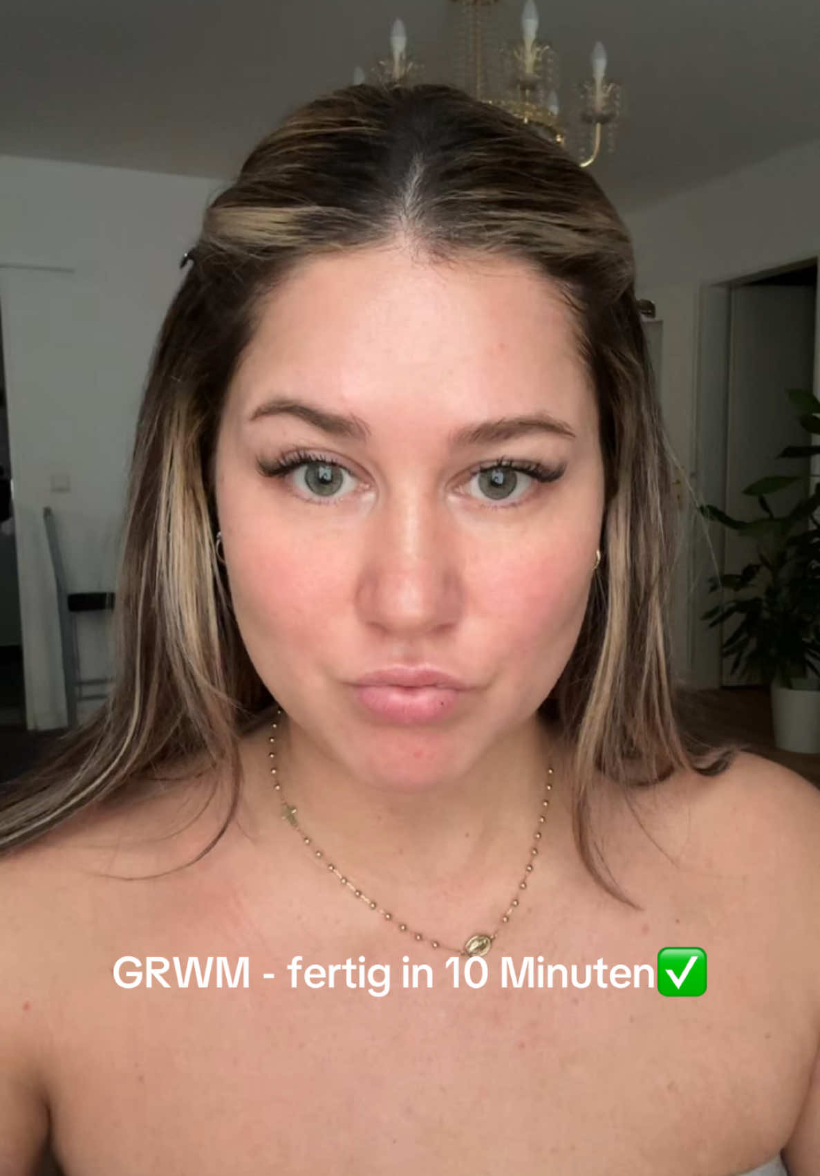 10 minuten GRWM ✅✅ #beautyaufklärung #creatorsearchinsights #ü30 #grwm #schminkdichschön #zusammenfertigmachen 