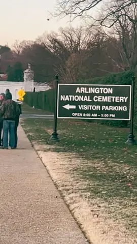 Arlington national cemetery was the most surreal place i e ever been I think every person needs to visit this place it would change everything never forget some gave all #neverforget#army #navy #airforce #marines #arlingtonnationalcemetary #wreathsacrossamerica #fallensoldier 