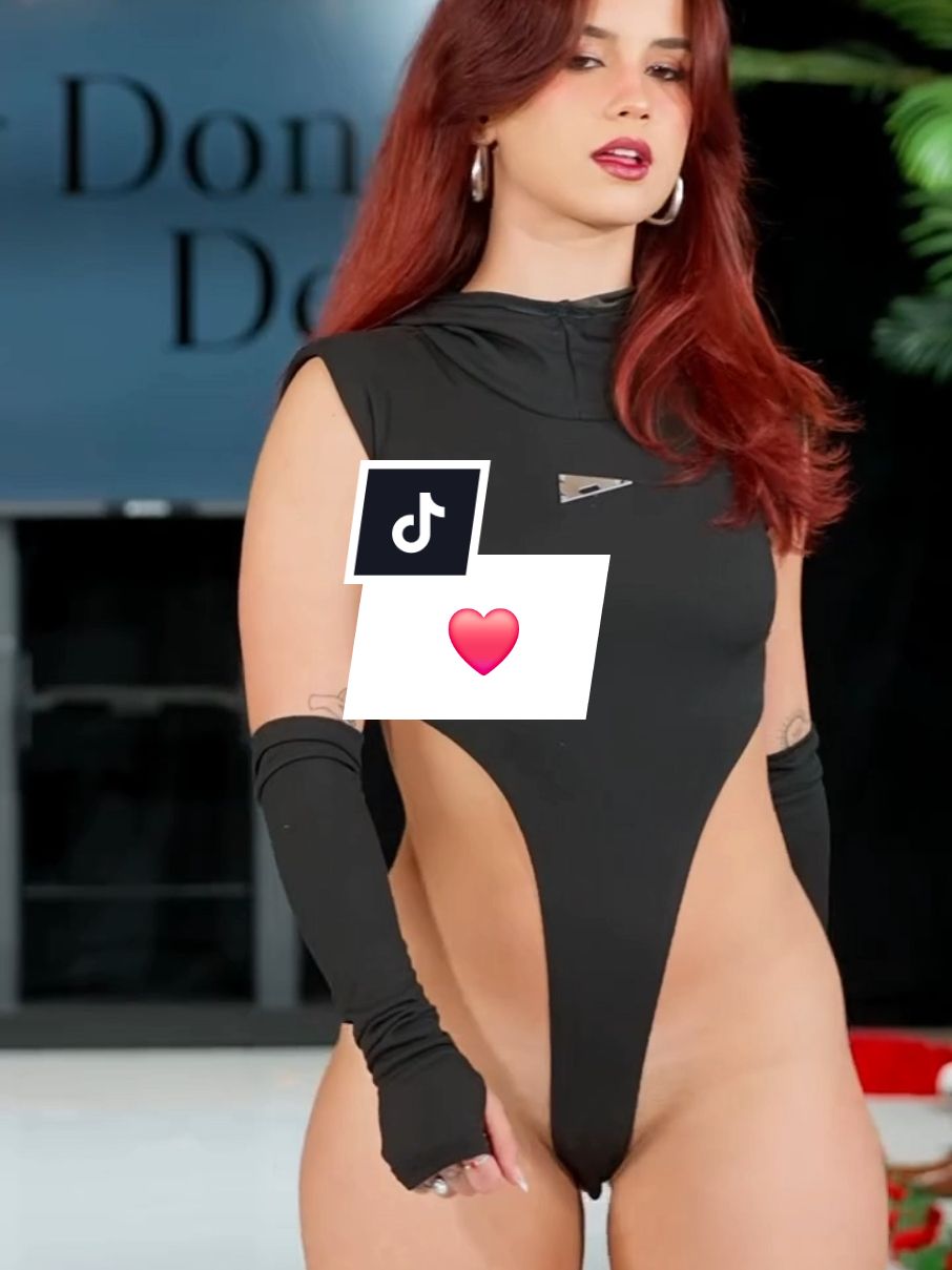 Analis Lago🔥 #fyp #fyp❤️ #catwalk #model #redhead #foryoupage❤️❤️ #trendingvideo #fashiontiktok #styletips #beauty 