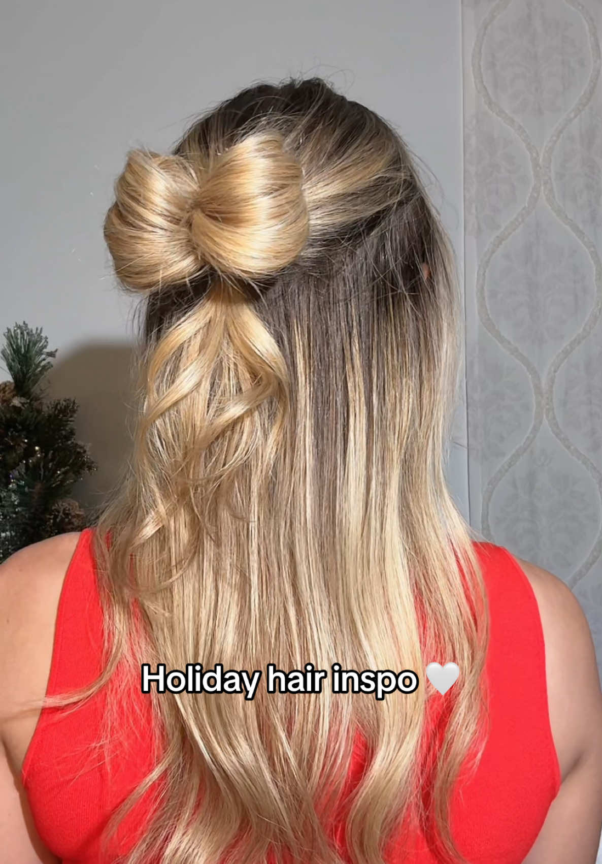 Save this for the cutest hair hack to try this holiday season 🎁🤍 #colorwow #holidayhairstyle #holidayhairinspo #holidayhairtutorial 