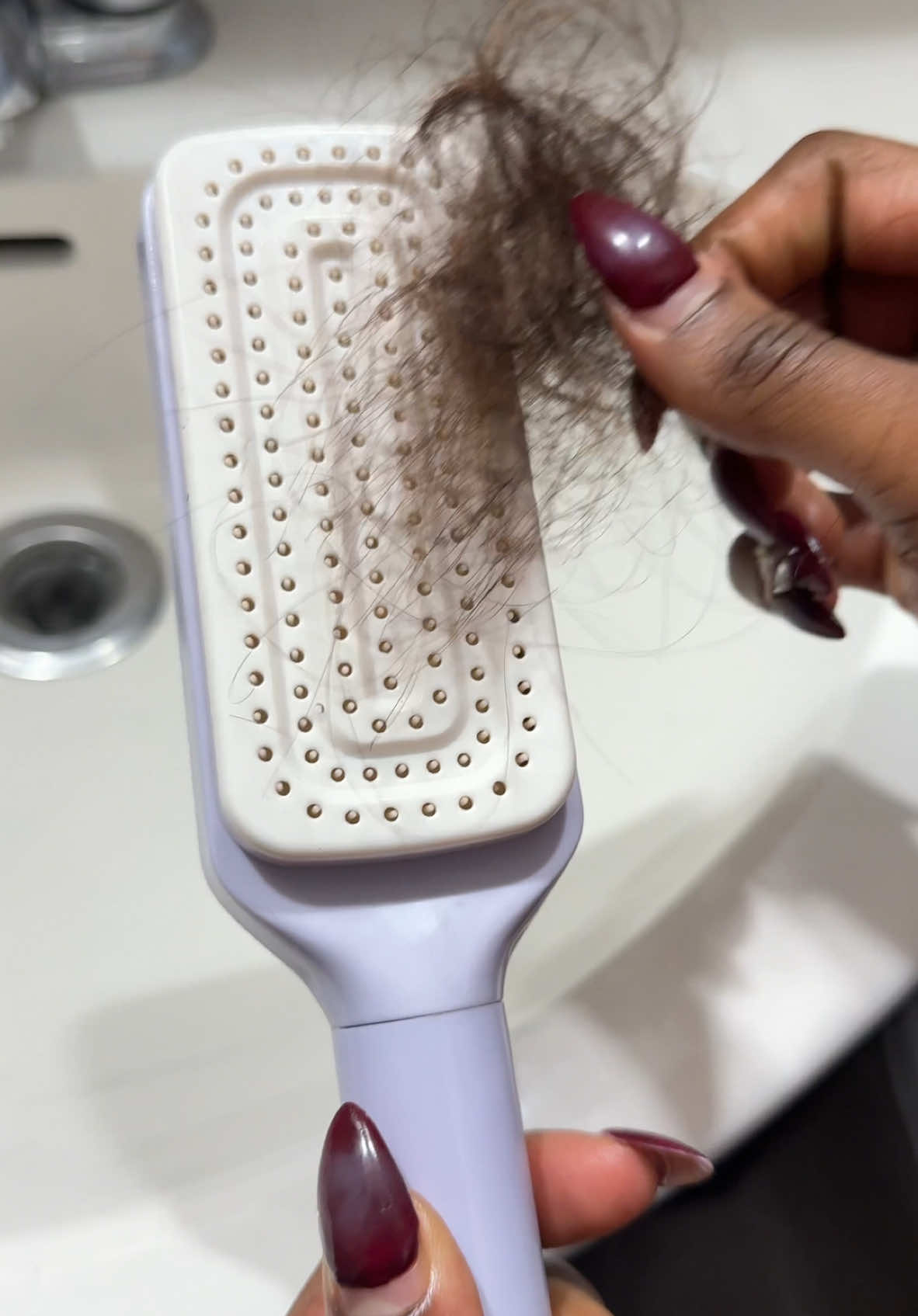 never mind 🥹♥️ #fyp #hairbrush #haircarehacks #brushyourhair #hairroutine #frizzyhair #hairtips #cleanhair #frizzyhairsolution #healthyhair #hair 