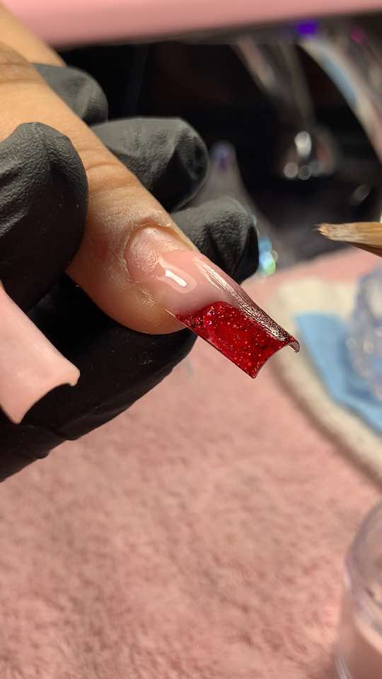 Set Navideño 🎄😍❄️ me encanta esta temporada! Utilize el •PRO Builder Gel para los cristales ,de @Honey Phan CODE: “Becerra10” para 10%off #christmasnails #nails #nailart #redchristmasnails #longnails #rednails #nailset  #nailinspo #fypnails 