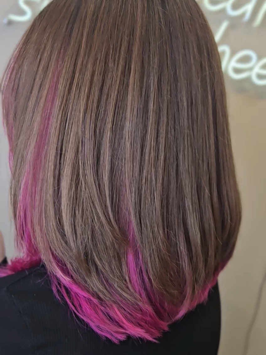 stunning pink money piece and peekaboo 🩷🩷  #blendsaloninverness #dangerjones #wellacreate #wella #cloudnine #colorwow 